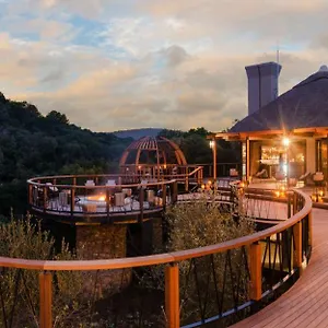 Shamwari Eagles Crag Lodge